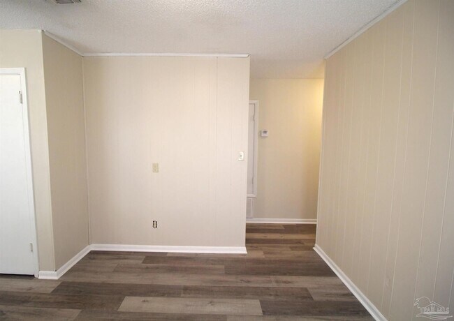 Building Photo - 3219 Fresno Ave