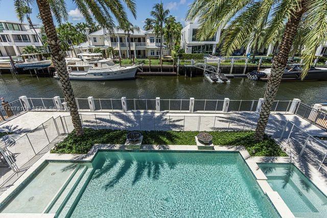 Building Photo - 2627 Castilla Isle