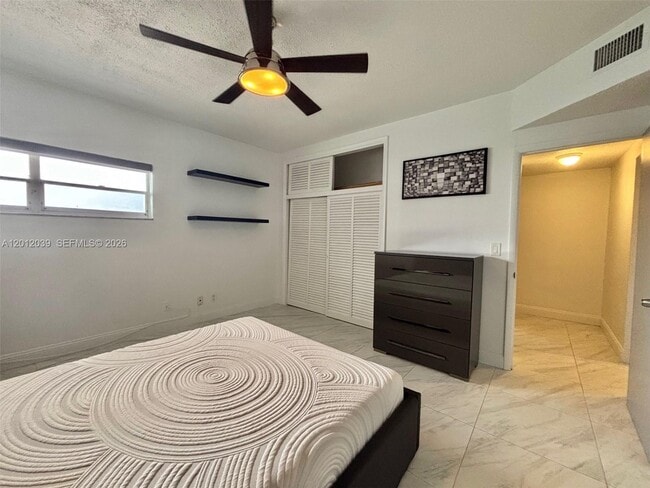 Building Photo - 2200 S Ocean Dr