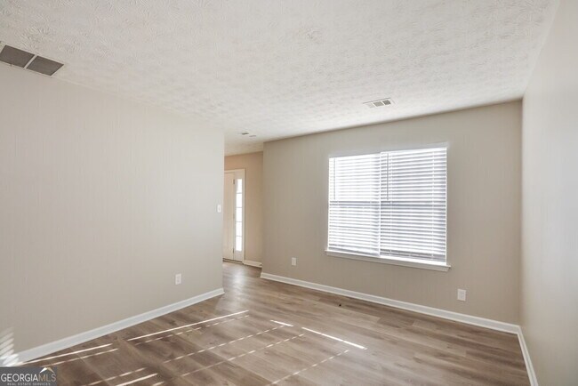 Building Photo - 5621 Winchester Pl