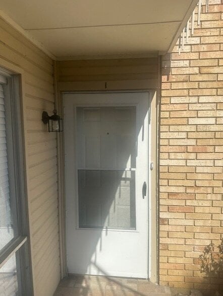 Building Photo - 5101 Pershing Ave