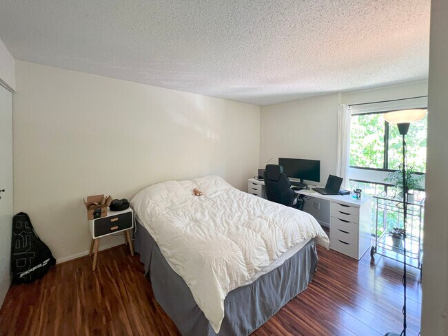 Building Photo - 1530 Moorings Dr