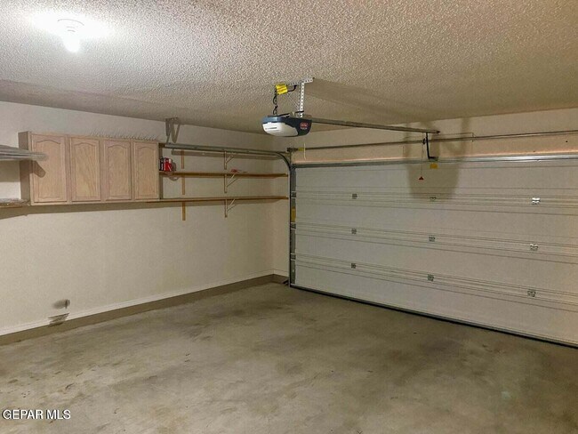 Building Photo - 7334 Prickley Pear Dr