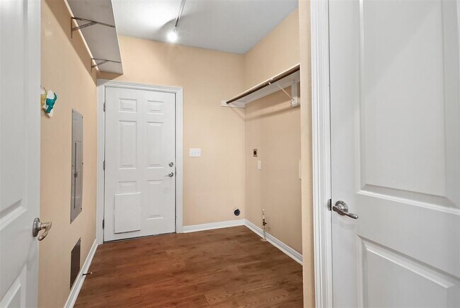 Building Photo - 1413 Kirwin St