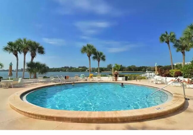 Building Photo - 1630 Stickney Point Rd