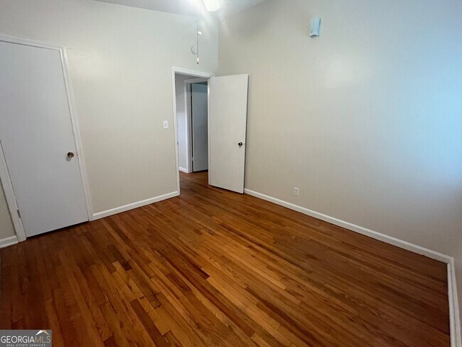 Building Photo - 373 Norton Cir SE