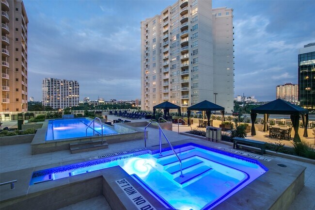 Building Photo - 3225 Turtle Creek Blvd