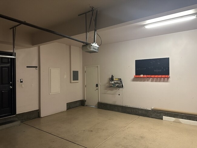 Building Photo - 3904 Purple Finch Ln