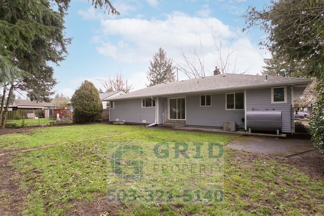 Building Photo - Spacious 3 Bedroom Ranch Home in SE Portland!