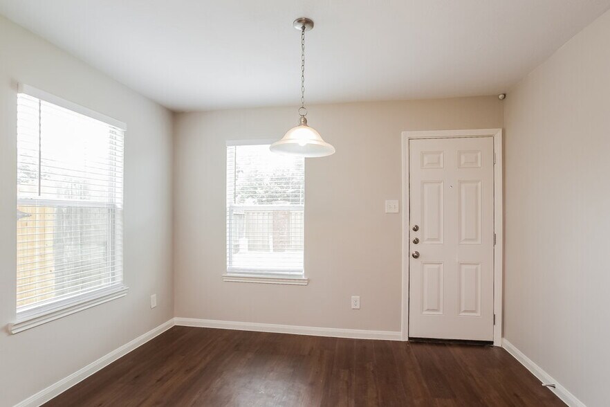 Building Photo - 3626 Maris Way