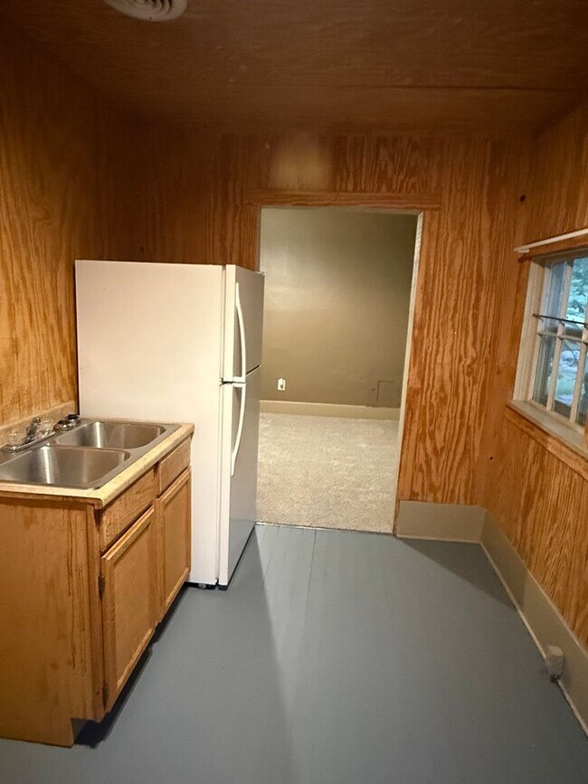 Building Photo - 826 Colorado St