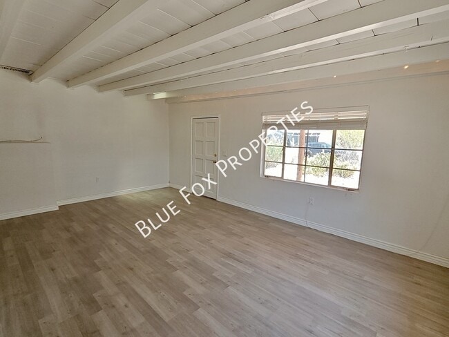 Building Photo - 2233 N Isabel Blvd