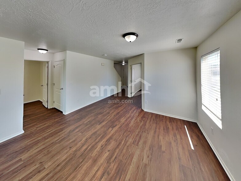 Building Photo - 2464 S 3585 W