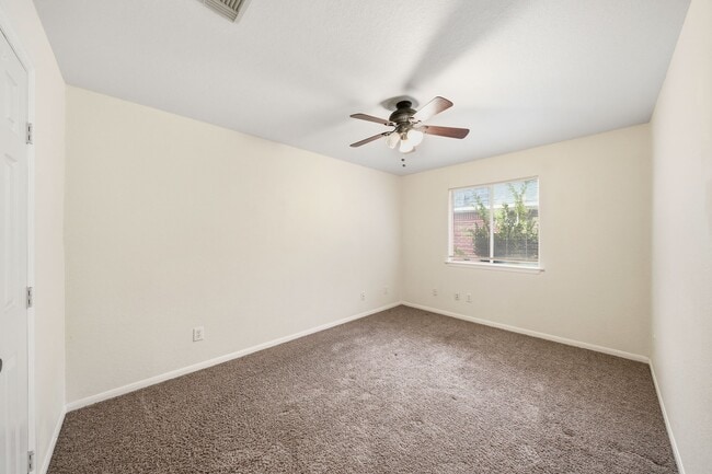 Building Photo - 2010 Hanover Springs Ln