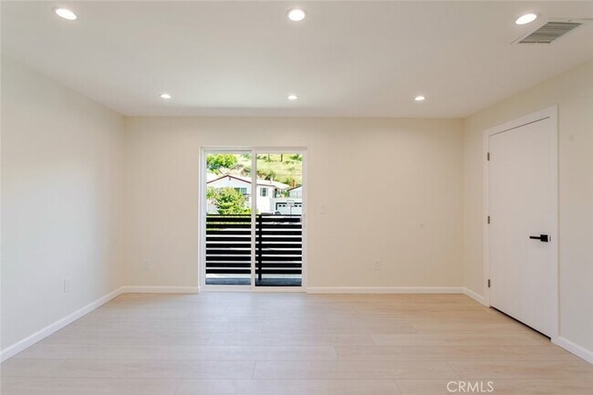 Building Photo - 10787 Las Lunitas Ave