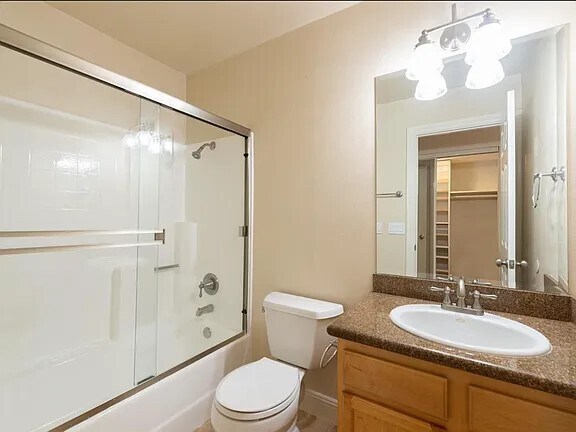 Building Photo - 3605 Grove St