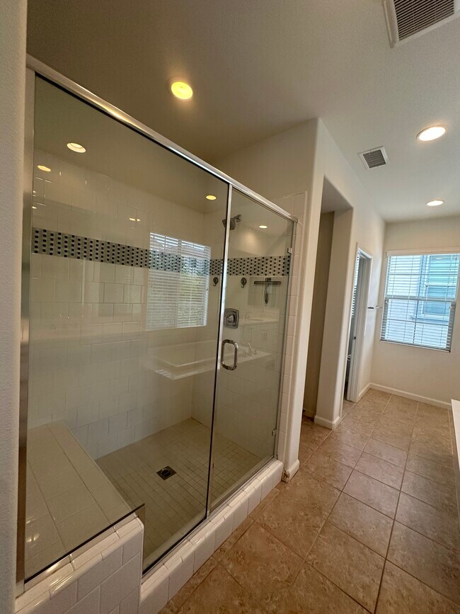 Building Photo - 6449 Autumn Gold Way