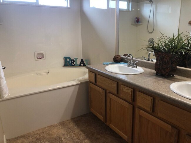 Building Photo - 3550 Porterfield Pl