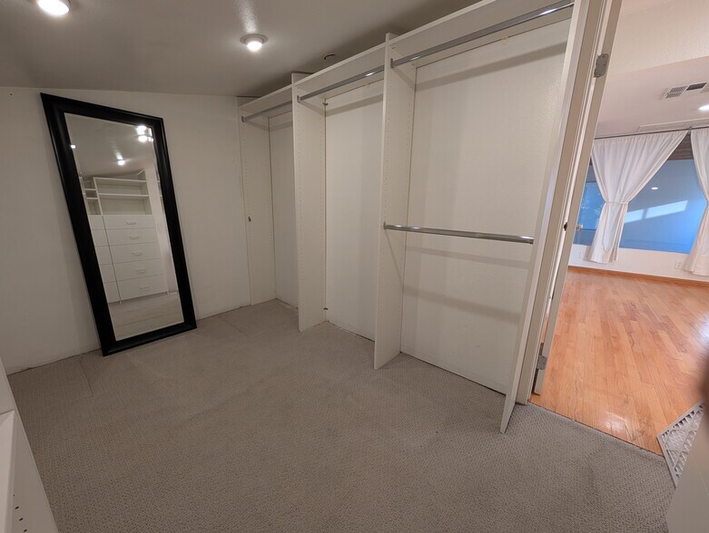 Building Photo - 12815 Caswell Ave