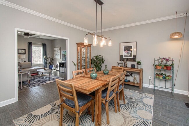 Building Photo - Spacious Home with Hot Tub, Fenced Yard an...