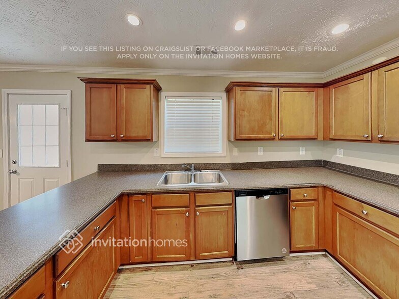 Building Photo - 341 Paper Woods Dr