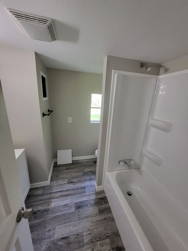Building Photo - NEWLY RENOVATED 3/2 Home in SW Ocala. Close to WEC & Dunnellon