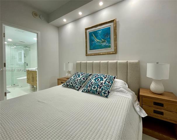 Building Photo - 5701 Collins Ave