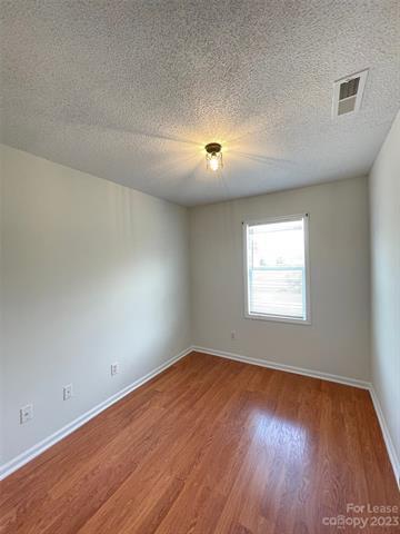 Building Photo - 609 Piper Ct