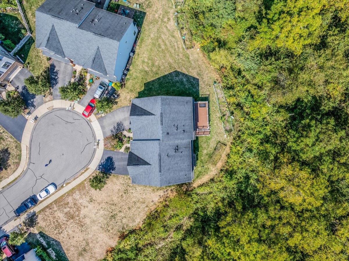 Building Photo - 8059 Hinsdale Ln