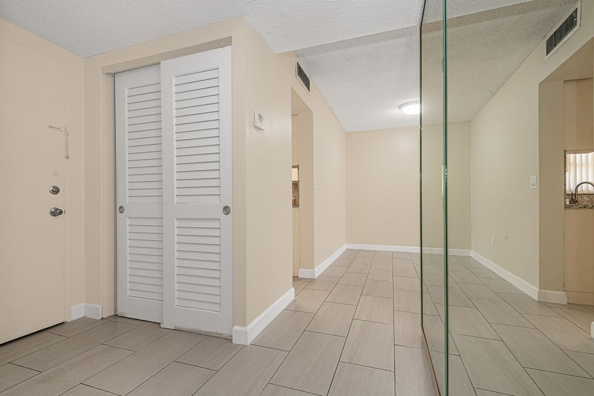 Building Photo - 7765 SW 86th St