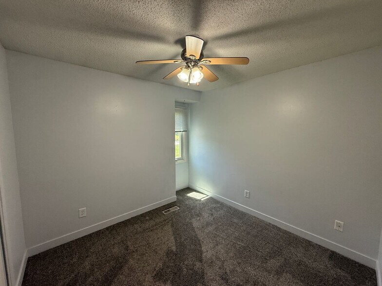 Building Photo - 7812 Brookfield Dr