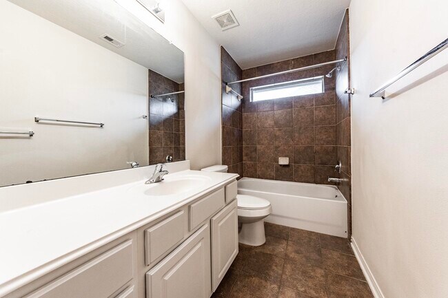 Building Photo - 913 Boxelder Pointe