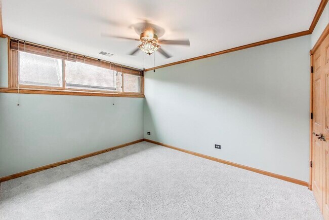 Building Photo - 821 S Racine Ave