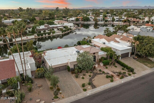 Building Photo - 7620 E Vía Del Placito