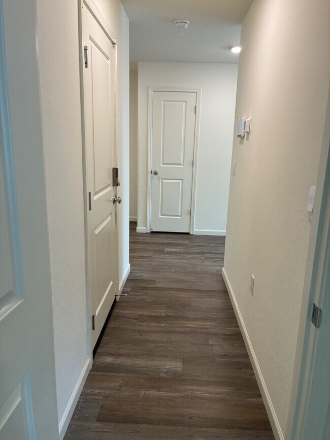 Building Photo - Modern Convenience and Luxury!! Move In Ready with Full Appliance Package!