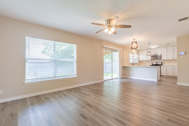 Building Photo - 1366 Bayou Dr