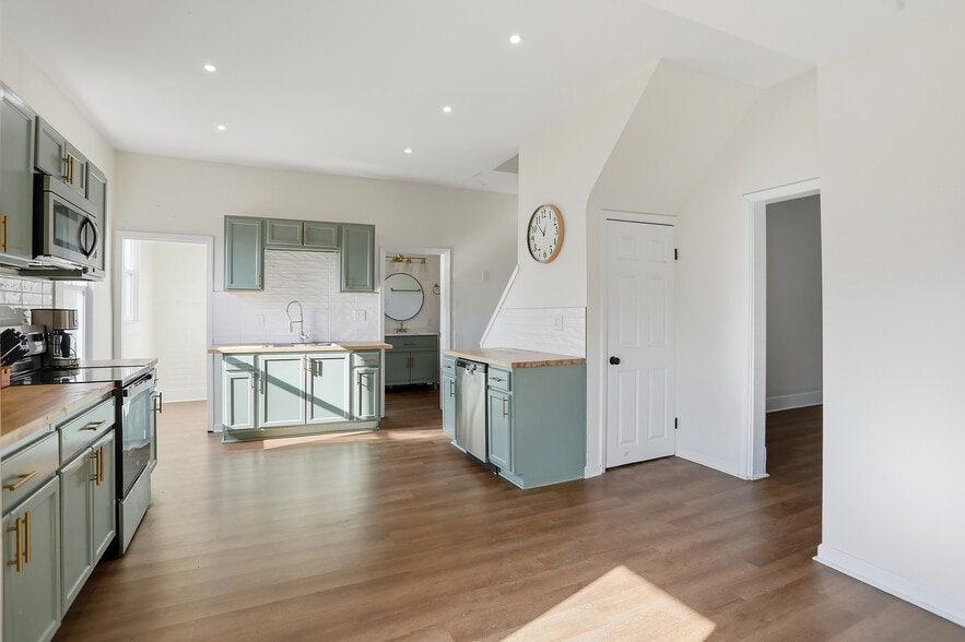 Building Photo - 941 E Raymond St