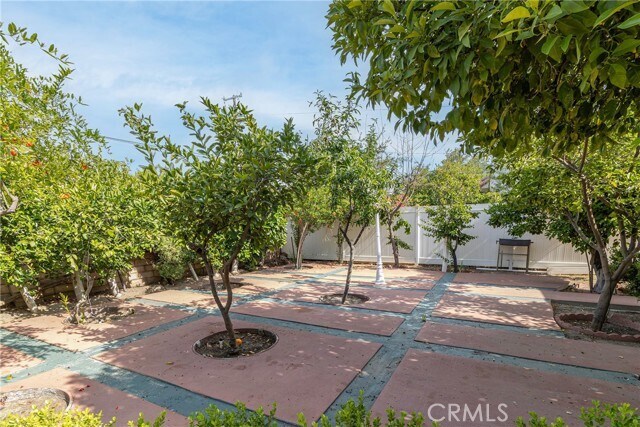 Building Photo - 10610 Nassau Ave
