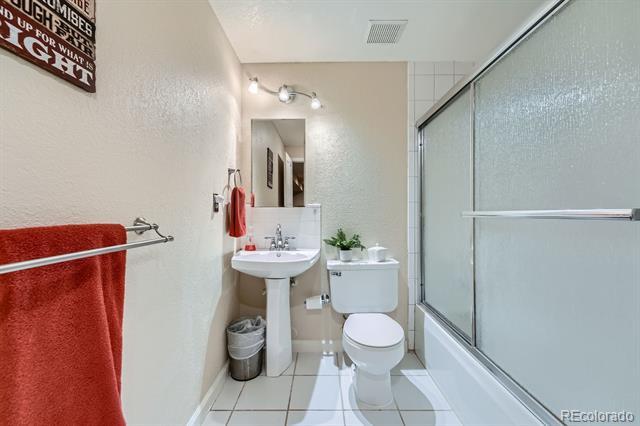 Building Photo - 16352 Parkside Dr