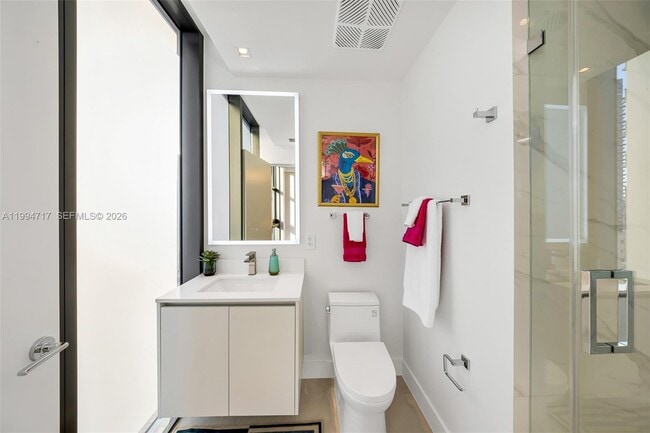 Building Photo - 700 NE 24th St