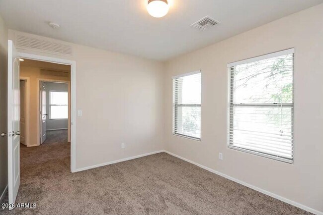 Building Photo - 7811 S 63rd Dr
