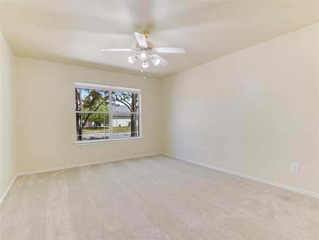 Building Photo - 402 Washington Square Dr
