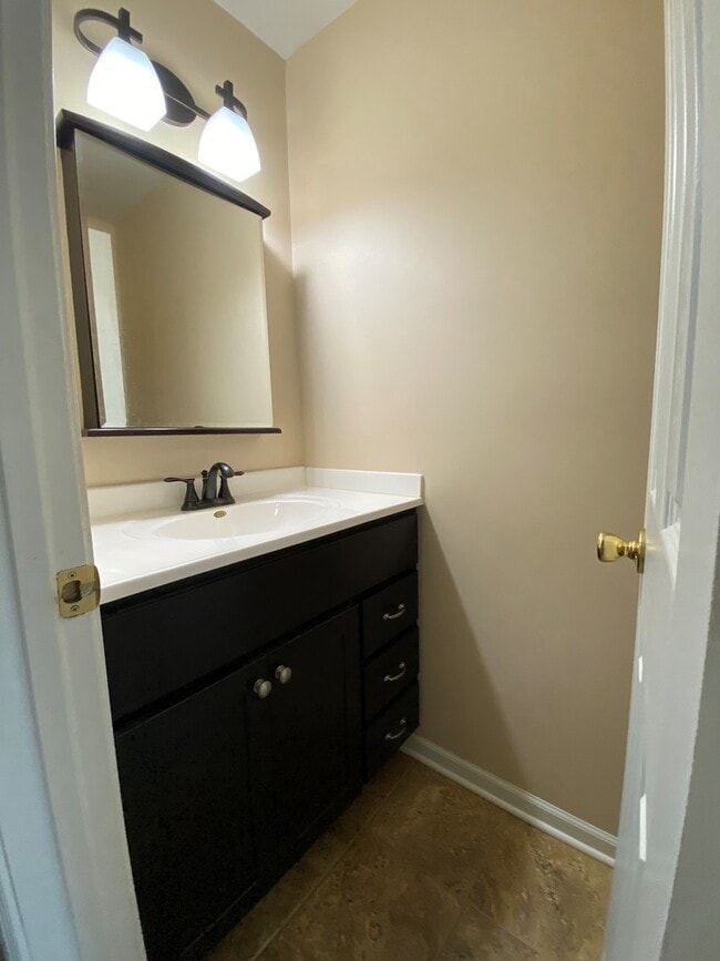 Building Photo - 333 Regatta Point