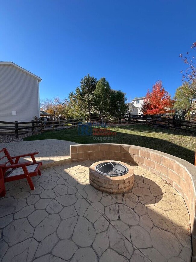 Building Photo - 9597 Fox Den Dr