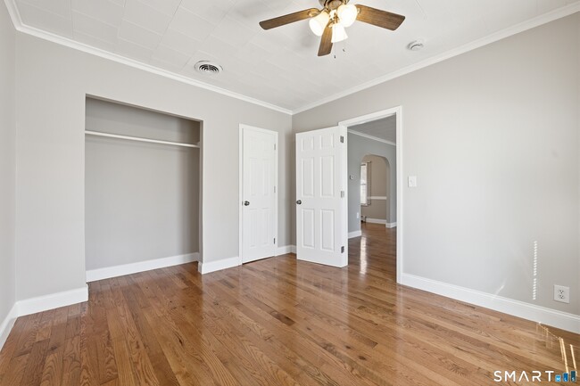 Building Photo - 456 Elm St
