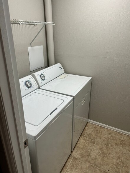 Building Photo - 3804 S Ouray Way