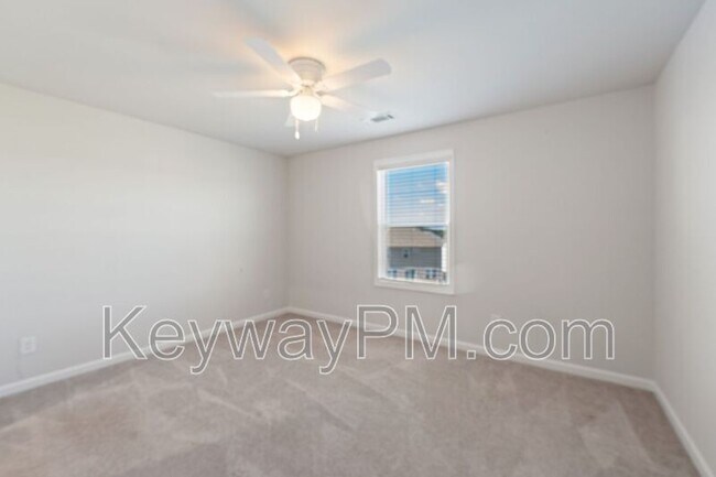 Building Photo - 651 Manitou Cir
