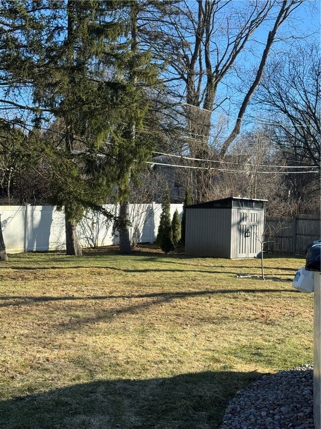 Building Photo - 548 Pinnacle Rd