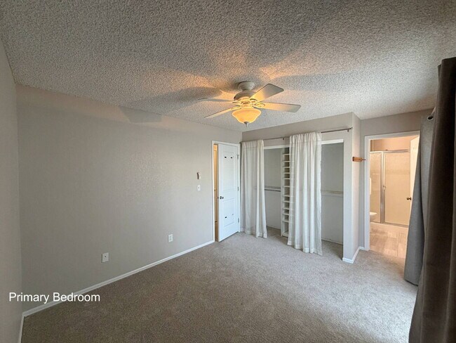 Building Photo - 5-Bedroom Aurora Home with Smart Layout & Private Lower-Level Entrance