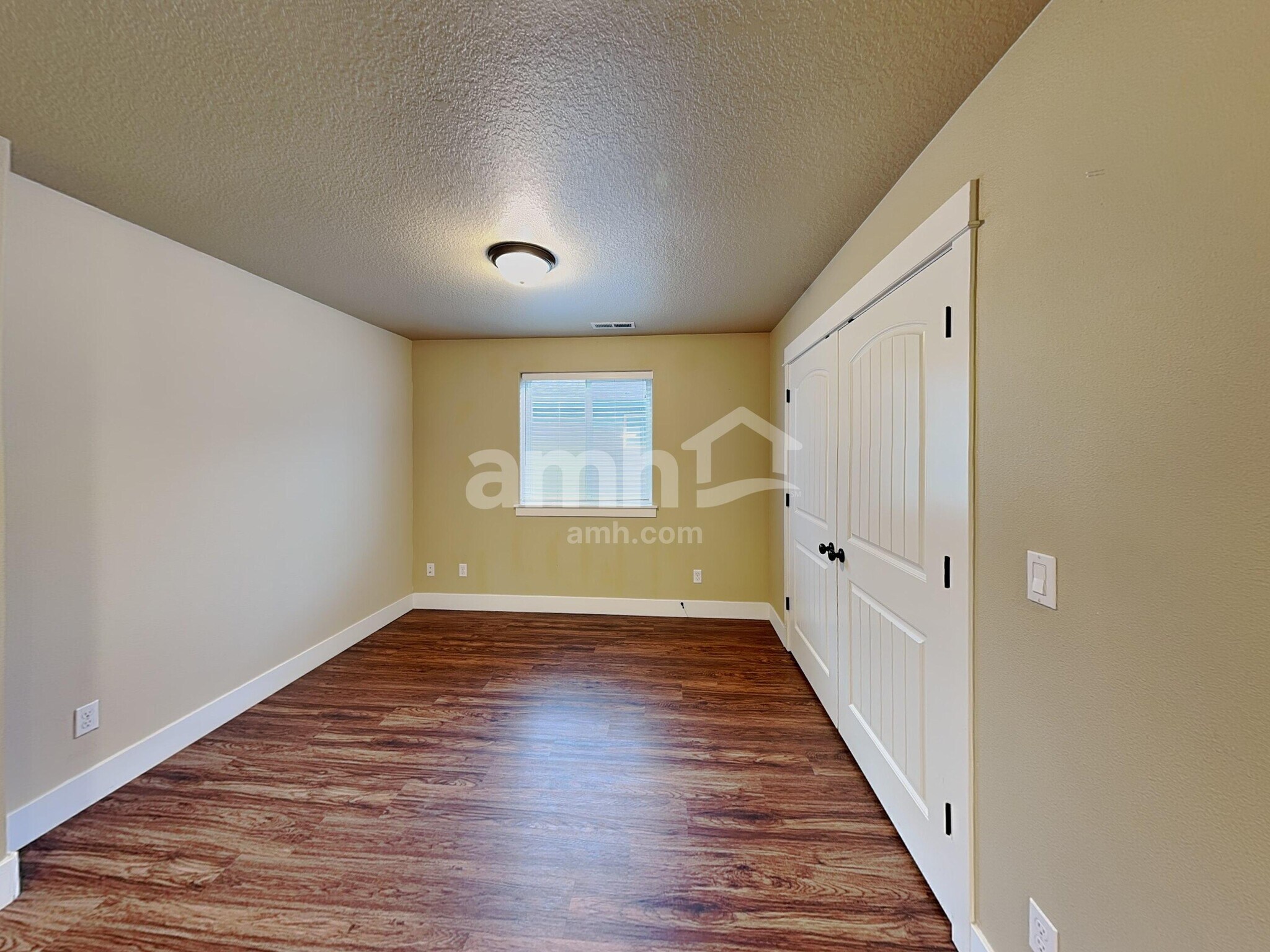 Building Photo - 458 Tulip Ave